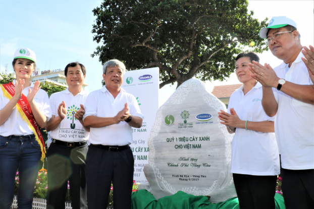   Vinamilk và Quỹ 1 triệu cây xanh cho Việt Nam trao tặng hơn 110.000 cây xanh cho tỉnh Bà Rịa Vũng Tàu  