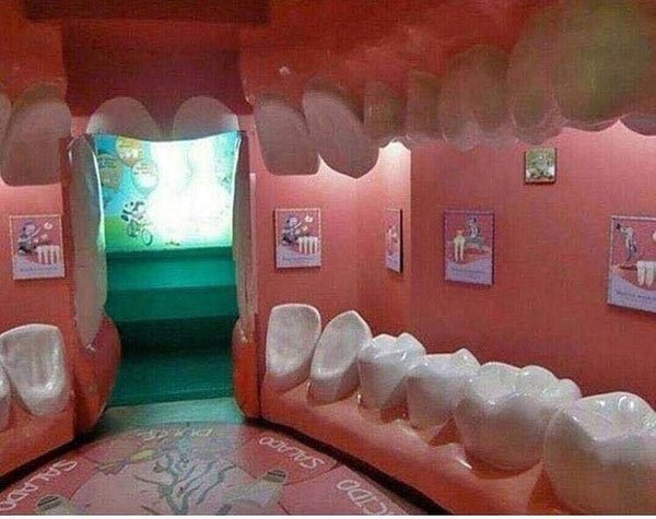   Phòng khám răng thế này liệu có ai dám vào không đây  