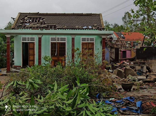   Một ngôi nhà bị thiệt hại nặng nề tại Huế  