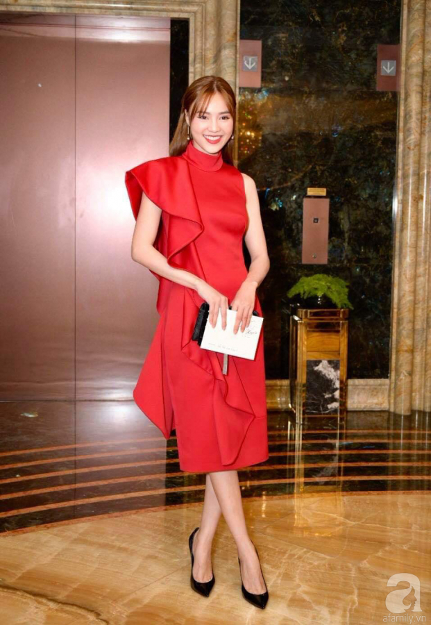   Ninh Dương Lan Ngọc hóa thành gái ngoan trong thiết kế này. Tuy nhiên, cô bị chê là khá 'dừ' khi mặc chiếc váy đỏ 'kín như bưng' này.  
