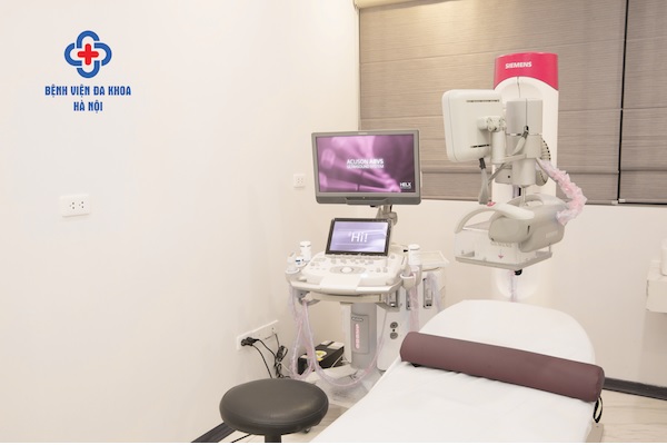   Trung tâm Vú kỹ thuật cao Mammocare là cơ sở y tế đầu tiên sở hữu đồng thời hệ thống Máy X - Quang vú 3D & Siêu âm vú 3D Acuson S2000  