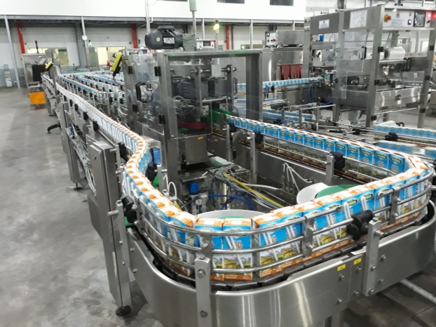   Hình ảnh dây truyền đóng hộp sữa trong nhà máy  