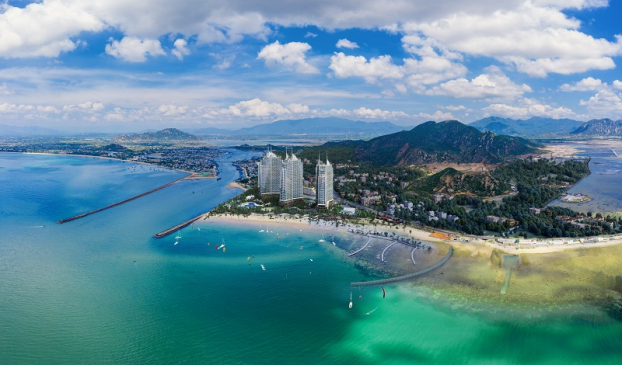   Ninh Thuận đặt mục tiêu đến năm 2030 trở thành địa phương mạnh về biển, phát triển đột phá các ngành kinh tế biển.  