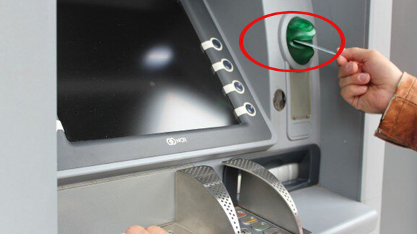 Rút tiền ở cây ATM cần kiểm tra kỹ 3 điểm nếu không có ngày mất tiền thì đừng có than 0
