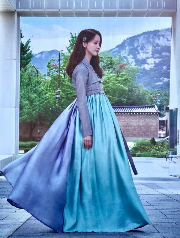 7 idol Kpop tỏa khí chất vương giả khi mặc Hanbok: Jimin như hoàng tử, Yoona hóa nữ thần 6