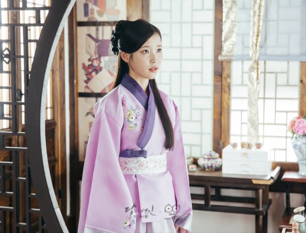 7 idol Kpop tỏa khí chất vương giả khi mặc Hanbok: Jimin như hoàng tử, Yoona hóa nữ thần 7