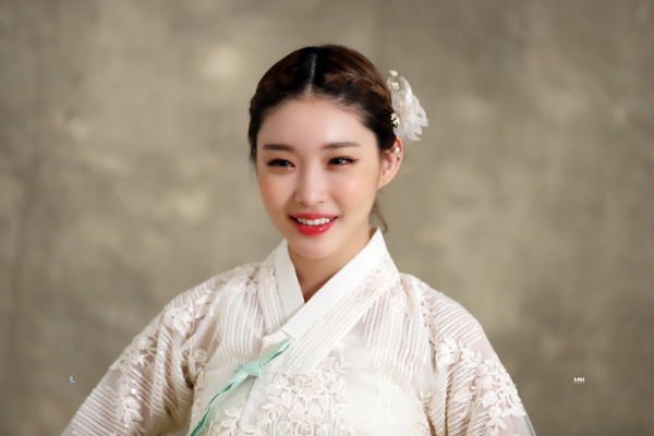 7 idol Kpop tỏa khí chất vương giả khi mặc Hanbok: Jimin như hoàng tử, Yoona hóa nữ thần 2