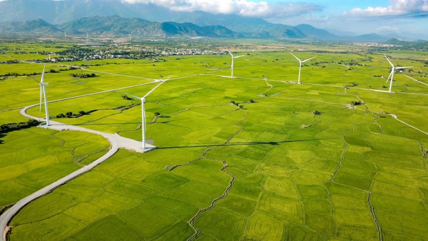  Ninh Thuận đã tăng tốc thành trung tâm năng lượng tái tạo lớn nhất cả nước.  