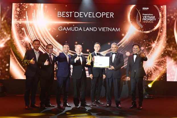 Ông Phạm Nhật Vượng được vinh danh tại Giải thưởng bất động sản Việt Nam PropertyGuru 3