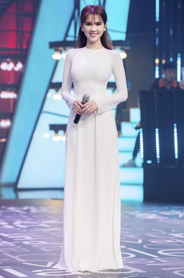 Sao Việt mặc áo dài trắng: Ngọc Trinh đẹp như tiên nữ, nhìn Lâm Khánh Chi mà khóc nghẹn 11