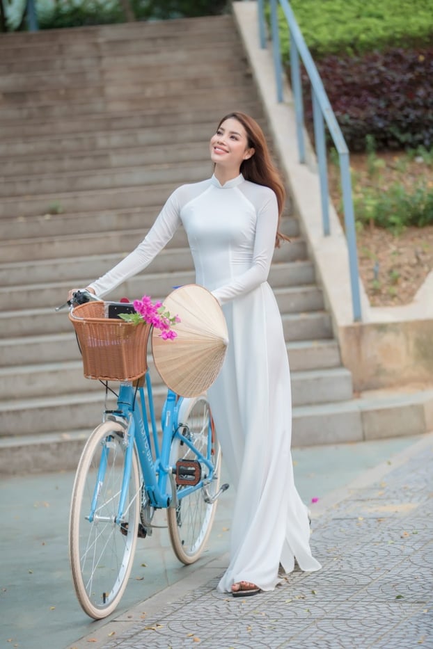 Sao Việt mặc áo dài trắng: Ngọc Trinh đẹp như tiên nữ, nhìn Lâm Khánh Chi mà khóc nghẹn 3