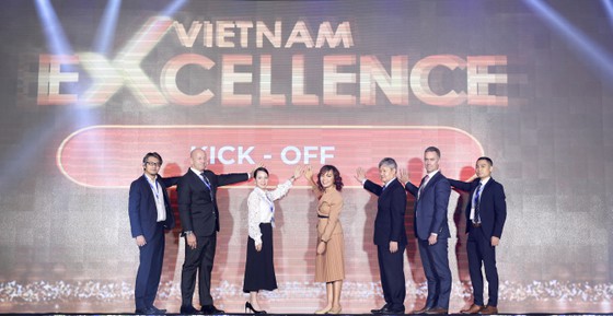   nphabe, VCCI cùng 3 hiệp hội Amcham, Eurocham và Auscham khởi động Chứng nhận Vietnam Excellence vào tối 22-10 tại TPHCM  