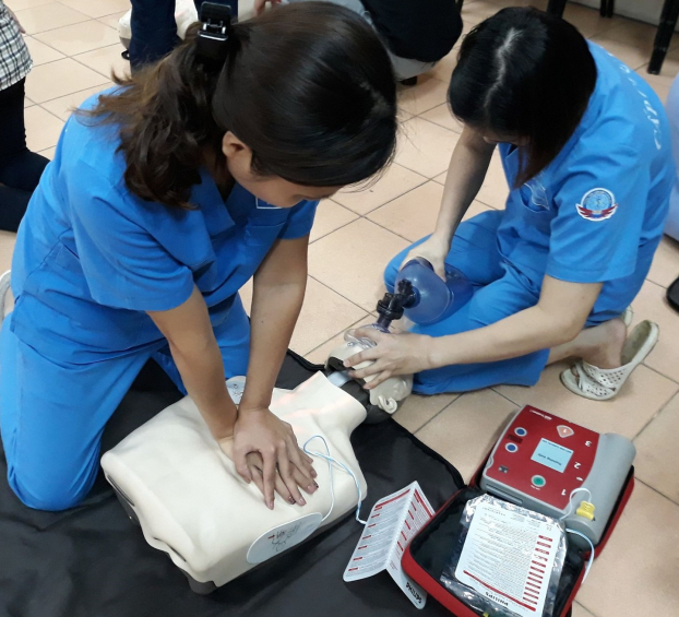   Nhân viên y tế của Trung tâm Cấp cứu 115 Hà Nội tập huấn cấp cứu ngừng tuần hoàn  