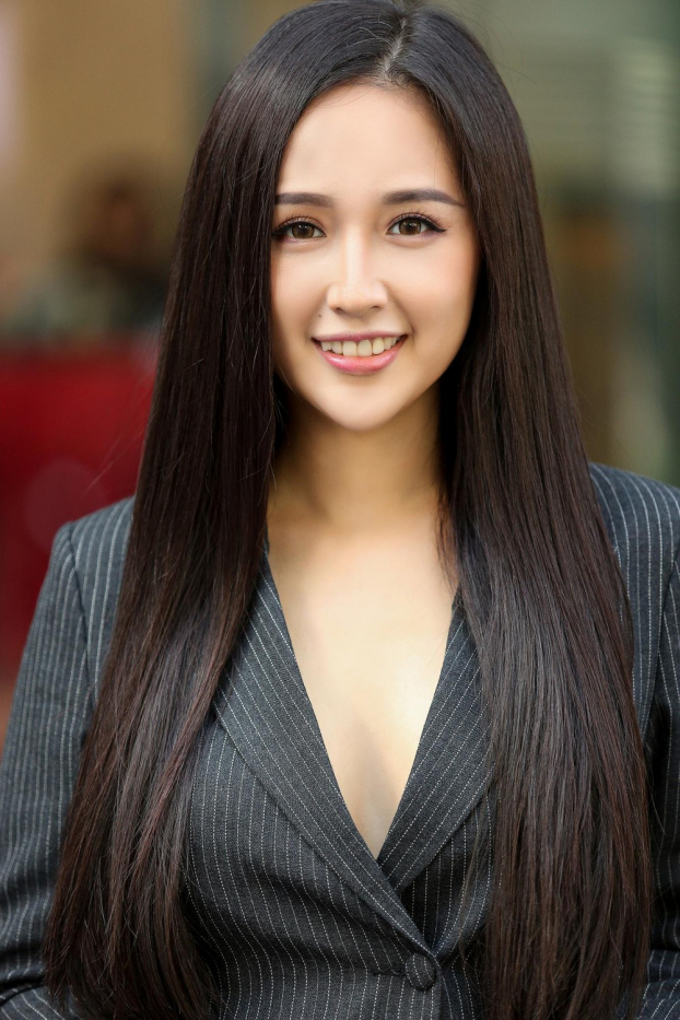Sao Việt trung thành với tóc dài: Thủy Tiên đẹp nền nã, Phạm Hương hóa công chúa tóc mây 5