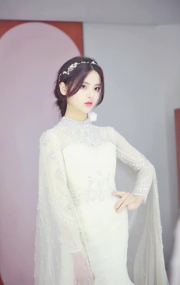 Địch Lệ Nhiệt Ba, Cúc Tịnh Y và loạt mỹ nhân Cbiz mặc váy cưới, ai mới là cô dâu đẹp nhất? 2