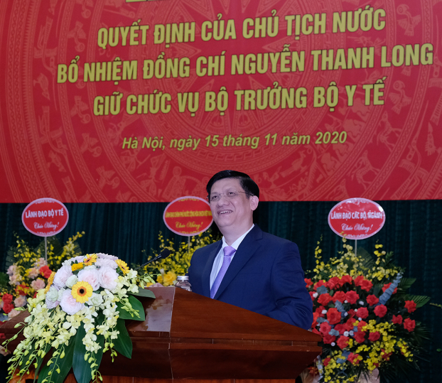   GS.TS Nguyễn Thanh Long hứa sẽ cùng tập thể cán bộ ngành Y đoàn kết để thực hiện nhiệm vụ được giao, bảo vệ và nâng cao sức khỏe nhân dân.  
