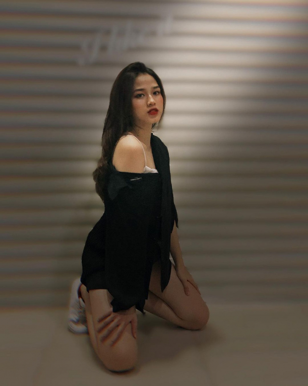Soi nhan sắc đời thường của Tân Hoa hậu Đỗ Thị Hà: Mặt mộc xuất sắc, đôi chân 1m11 gây sốt 13
