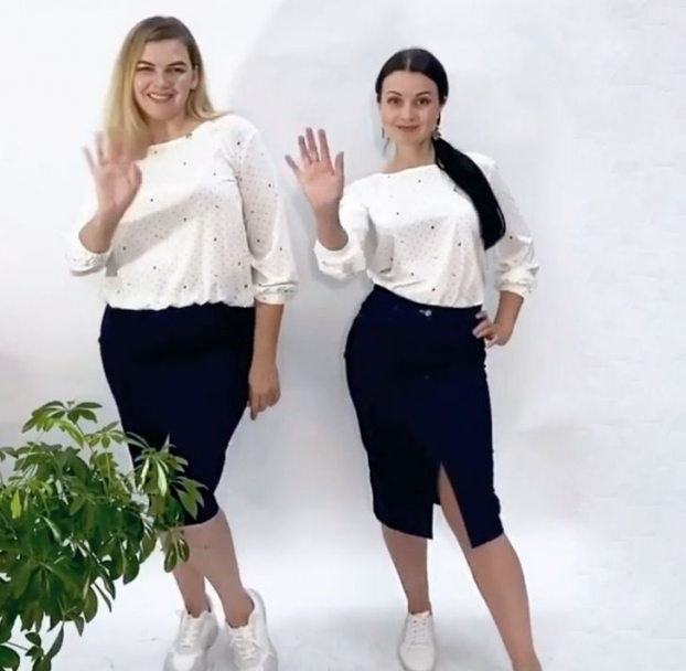 2 cô gái 'mặc chung đồ' chứng minh thời trang không phụ thuộc vào số đo 9
