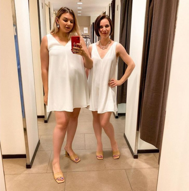 2 cô gái 'mặc chung đồ' chứng minh thời trang không phụ thuộc vào số đo 10