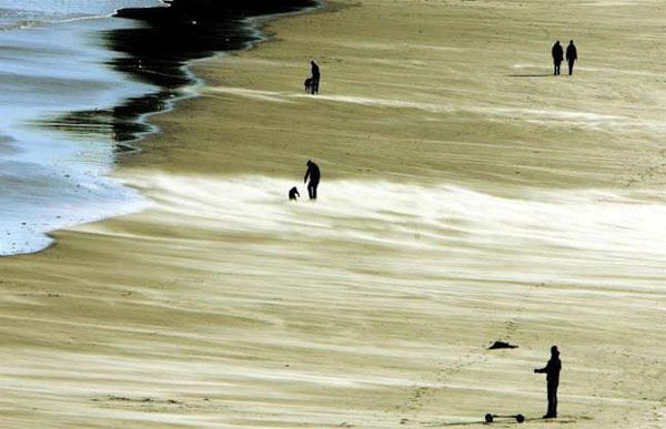   Những cơn bão cát kỳ lạ ở Tymeouth, England, Anh được tạo ra từ những cơn gió mạnh lên tới 113km/h.  