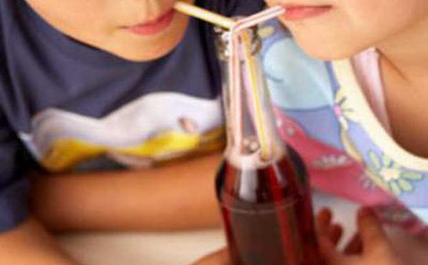3 loại nước cực độc với trẻ có thể gây hại não bộ mà bố mẹ nên tuyệt đối tránh 0