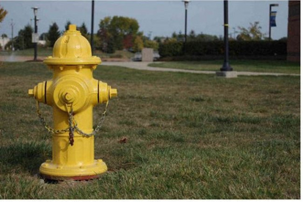   Không ai biết chính xác người nào đã sáng chế ra vòi nước chữa cháy công cộng bởi văn phòng lưu trữ bằng sáng chế này đã bị thiêu rụi rồi.  
