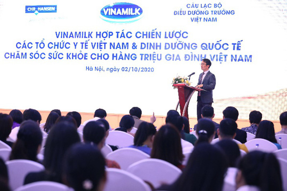   Ông Phan Minh Tiên đại diện Công ty Vinamilk phát biểu tại buổi lễ ký kết  