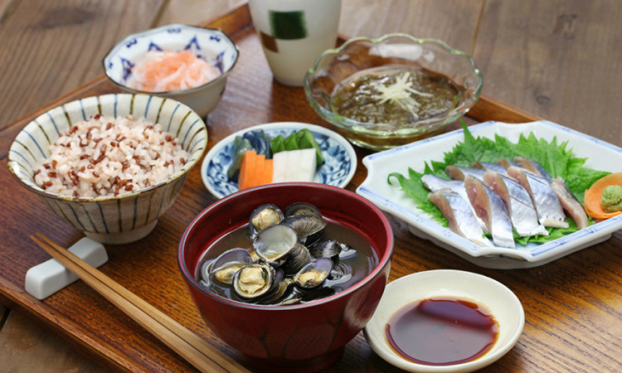 5 nguyên tắc ăn uống giúp sống thọ và trẻ lâu của người Nhật 1