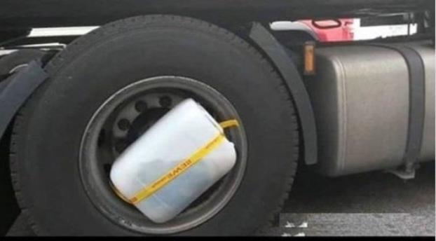   Đây là cách giặt quần áo của những tài xế lái xe đường dài  