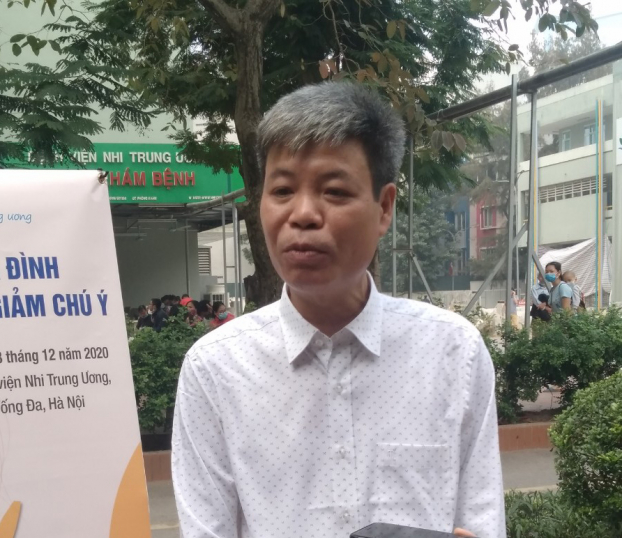   Bác sĩ CK II Thành Ngọc Minh khuyến cáo không nên cho trẻ dưới 3 tuổi dùng thiết bị điện tử.  