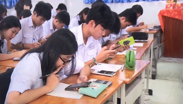   Đề nghị Bộ GD&ĐT phối hợp hướng dẫn học sinh sử dụng điện thoại trong giờ học phù hợp.  