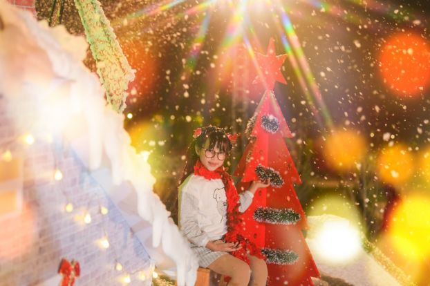 Giáng sinh tuyết trắng cùng búp măng Noel cao nhất Việt Nam tại Ecopark 8