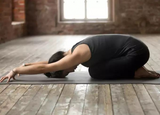 6 tư thế yoga giúp bạn ngủ nhanh và ngon không cần dùng thuốc 2