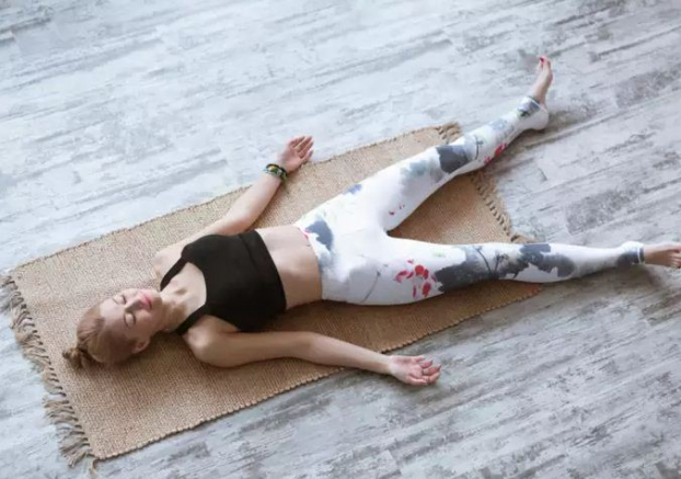 6 tư thế yoga giúp bạn ngủ nhanh và ngon không cần dùng thuốc 4