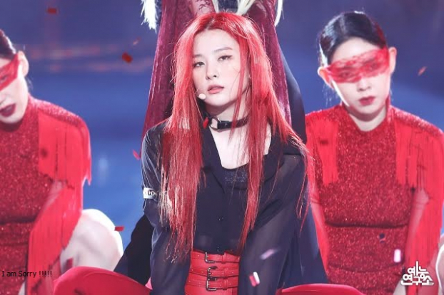 Knet liệt kê 21 idol Kpop để tóc đỏ đẹp nhất: Joy xinh như búp bê sứ, V siêu cuốn hút 5