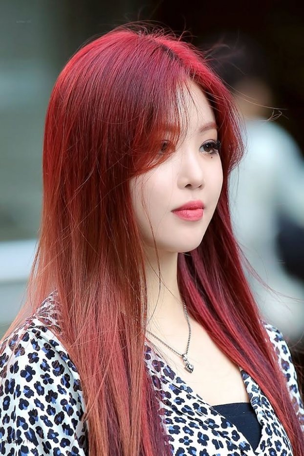 Knet liệt kê 21 idol Kpop để tóc đỏ đẹp nhất: Joy xinh như búp bê sứ, V siêu cuốn hút 4