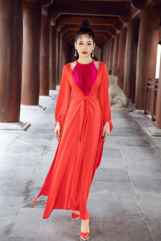 Sao Việt đọ sắc khi mặc váy yếm đào: Đỗ Thị Hà già chát khó nhận ra, Tiểu Vy đẹp hoàn mỹ 4