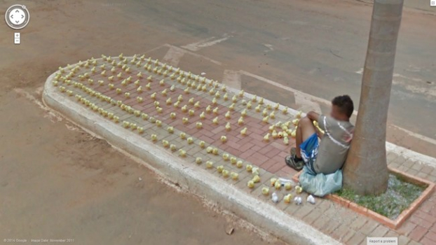 17 bức ảnh ghi lại khoảnh khắc độc lạ mà Google Street View vô tình chụp được 10