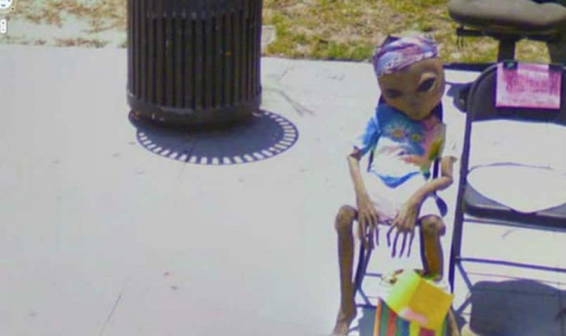 17 bức ảnh ghi lại khoảnh khắc độc lạ mà Google Street View vô tình chụp được 17