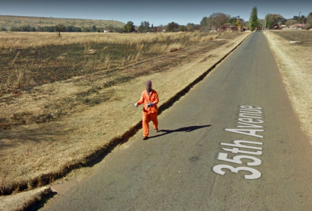 17 bức ảnh ghi lại khoảnh khắc độc lạ mà Google Street View vô tình chụp được 14