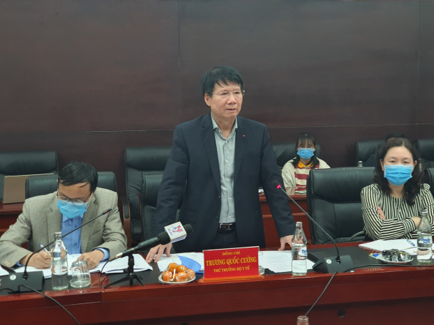   Thứ trưởng Trương Quốc Cường đề nghị Đà Nẵng nỗ lực hết sức trong phòng chống COVID-19.  