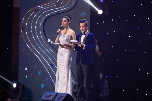 Đỗ Mỹ Linh 'lấn át' dàn hậu trẻ khi đeo trang sức hơn 20 tỷ đi sự kiện 3