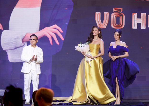 Vượt qua hàng loạt Hoa hậu, Võ Hoàng Yến xuất sắc đoạt giải 'Mỹ nhân của năm' 4