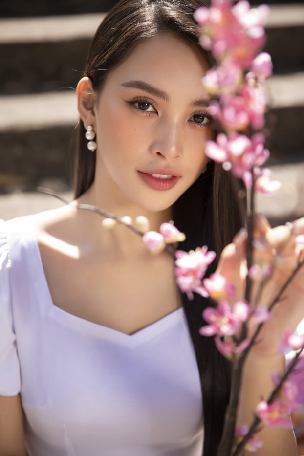 Hoa hậu Tiểu Vy tiết lộ xu hướng áo dài Tết dự định sẽ trở thành 'hot trend' 2021 2
