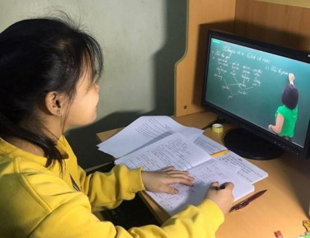 Hà Nội đề xuất học sinh nghỉ học tại trường, tiếp tục học online phòng COVID-19 0