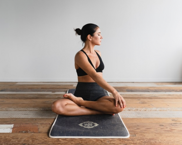 5 bài tập yoga cải thiện tiêu hóa, tránh tăng cân sau những bữa ăn thịnh soạn ngày Tết 1
