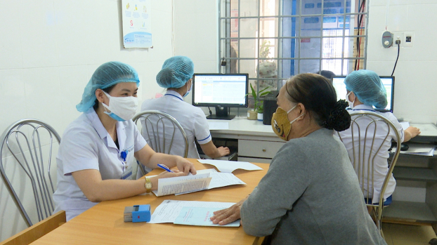   Người đi từ vùng dịch Hải Dương đến Hà Nội phải chủ động khai báo y tế. Ảnh minh họa  