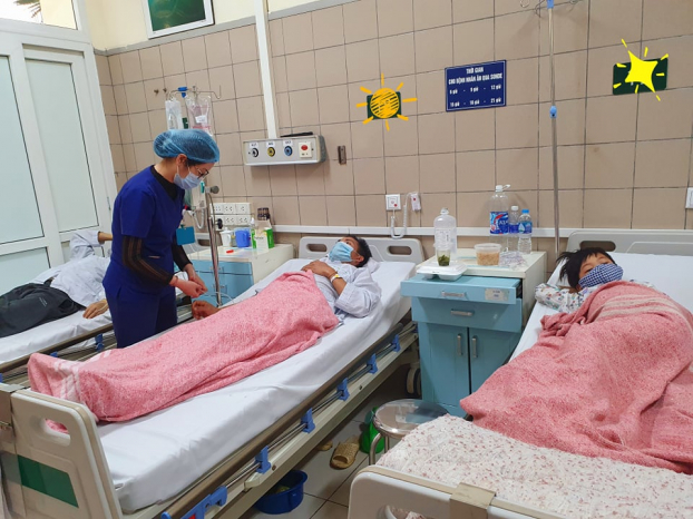   Hai bố con bệnh nhân đang được điều trị tại BV Bạch Mai  
