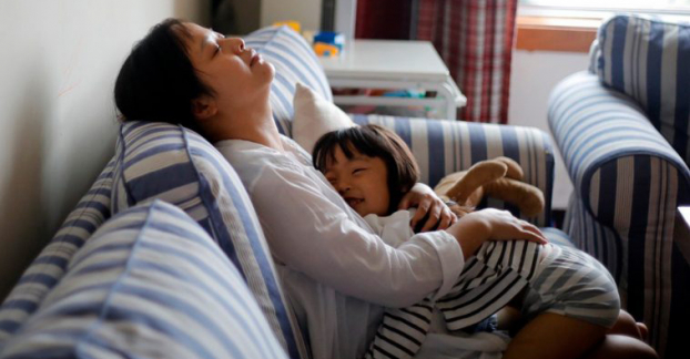 5 quan niệm sai lầm khiến các bà mẹ cảm thấy nuôi con quá mệt mỏi 2