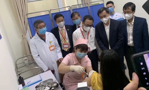 Sáng 15/3 vắc-xin COVID-19 thứ hai của Việt Nam tiêm thử nghiệm cho 6 tình nguyện viên 2